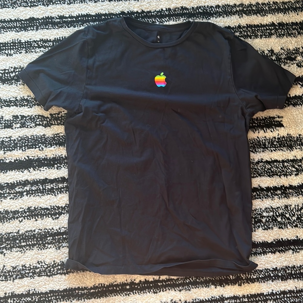 Apple rare rainbow logo t-shirt